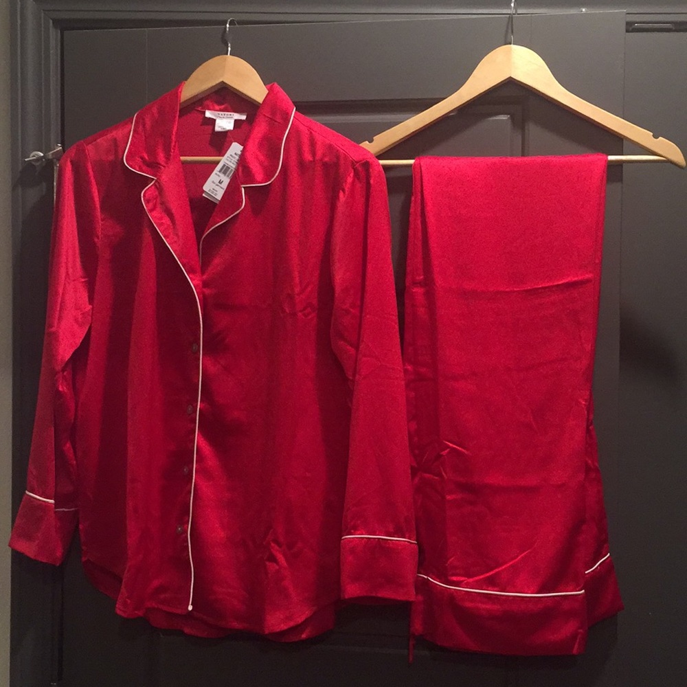 Red NATORI pajama set!